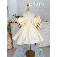 ราคา ชุดราตรีเด็ก หน้าร้านอยู่รัชดา ลองได้ถ่ายรูปจากของจริง W19232 สีครีม หน้าสั้นหลังยาว โอบไหล่ สวยหวาน คุณหนูมากค่ะ (26438623946)