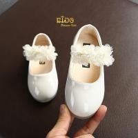 ราคา รองเท้าเด็ก ควรเผื่อ1ซมจากยาวเท้า หน้าร้านอยู่รัชดา ลองได้ H090สีขาว หนังแก้ว แต่งดอกไม้ติดมุกสีครีม ตรงสายรัดรองเท้า (21122298008)