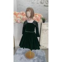 ราคา ชุดราตรีเด็ก หน้าร้านอยู่รัชดา ลองได้ถ่ายรูปเองจากชุดจริง W18979 สีเขียว ผ้ากำมะหยี่ แขนยาว สวยเรียบหรู (28755607696)