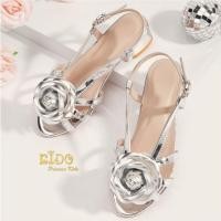 ราคา รองเท้าเด็ก หน้าร้านอยู่รัชดา ลองได้ H176 สีเงิน สานหน้าติดดอกไม้ รัดข้อเท้า หวานๆน่ารัก (24342451487)