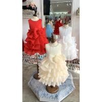 ราคา sชุดราตรีเด็ก หน้าร้านอยู่รัชดา ลองได้ถ่ายรูปจากของจริง W18570 สีครีม สีขาว สีแดง คอแต่งเพชรกระโปรงฟูเป็นชั้นๆ (23470028840)