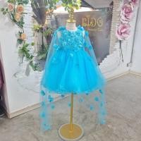 ราคา ชุดราตรีเด็ก หน้าร้านอยู่รัชดา ลองได้ถ่ายรูปเองจากชุดจริง T256สีฟ้าตกแต่งด้วยผ้าคุมไหล่ซีทรูติดดอกไม้ กระโปรงสั้น (23243086542)