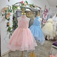 ราคา sชุดราตรีเด็ก หน้าร้านอยู่รัชดา ลองได้ถ่ายรูปจากชุดจริง W18615สีชมพู สีฟ้า คอติด แขนสั้น หน้าสั้นหลังยาว (22571367044)