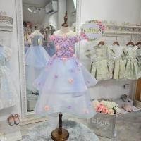 ราคา ชุดราตรีเด็ก หน้าร้านอยู่รัชดา ลองได้ถ่ายรูปเองจากชุดจริง W18553 สีฟ้าโอบไหล่แขนสั้น กระโปรงหน้ายาวหลังยาว ปักดอกไม้ (22570148497)