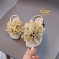 ราคา รองเท้าเด็ก หน้าร้านอยู่รัชดา ลองได้ H089สีทอง แต่งด้วยดอกไม้ฟูๆ ดีเทจ สวยหวานๆน่ารัก ใส่สบายมาก (21922281344)