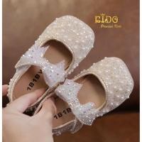 ราคา รองเท้าเด็ก หน้าร้านอยู่รัชดา ลองได้ H056สีชมพู ติดมุกประดับเพชร แต่งด้วยโบว์ติดเพชรตรงสายรัดรองเท้า สวยน่ารักมาก (20521030830)