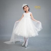 ราคา ชุดราตรีเด็ก หน้าร้านอยู่รัชดา ลองได้ถ่ายรูปจากของจริง A024สีขาว เสื้อปักมุกลายหรู มีผ้าคลุมหลังติดดอกไม้ กระโปรงยาว (5642604245)