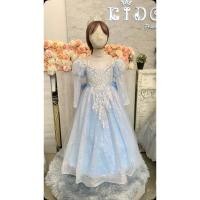 ราคา ชุดราตรีเด็ก หน้าร้านอยู่รัชดา ลองได้ถ่ายรูปเองจากชุดจริง W18952 สีฟ้า กระโปรงยาว แขนตุ๊กตาจั๊มยาว ประดับเพชร สวยหรูค่ะ (27400366211)