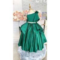 ราคา ชุดราตรีเด็ก ร้านอยู่รัชดา ลองได้ถ่ายรูปจากชุดจริง W19069 สีเขียว กระโปรงยาว ไหล่เบี่ยง สวยเรียบหรู (27118563073)