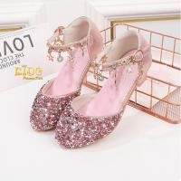 ราคา รองเท้าเด็ก หน้าร้านอยู่รัชดา ลองได้ H100สีชมพู เพชรระยิบระยับ เปิดข้าง ประดับห้อยโซ่รูปดาวตรงสายรัดรองเท้า สวยสุดเก๋ (22571702164)