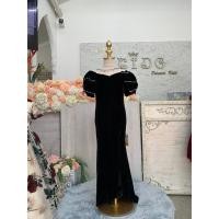 ราคา ชุดเดินแบบเด็ก หน้าร้านอยู่รัชดา ลองได้ถ่ายรูปจากชุดจริง W18691 สีดำ ไหล่ประดับโบว์ ทรงหางปลา หน้ายาวหลังยาวลากพื้น (18891968032)