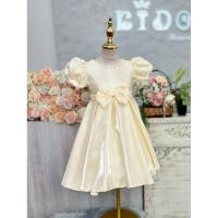 ราคา ชุดราตรีเด็ก หน้าร้านอยู่รัชดา ลองได้ถ่ายรูปจากของจริง W19206 สีครีม หน้าสั้นหลังยาว แขนตุ๊กตา สวยหวานมาก คุณหนูมากค่ะ (43254571078)