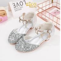 ราคา รองเท้าเด็ก หน้าร้านอยู่รัชดา ลองได้ H100สีเงิน เพชรระยิบระยับ เปิดข้าง ประดับห้อยโซ่รูปดาวตรงสายรัดรองเท้า สวยสุดเก๋ (18253846279)