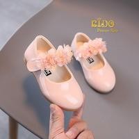 ราคา รองเท้าเด็ก ควรเผื่อ1ซมจากยาวเท้า หน้าร้านอยู่รัชดา ลองได้ H090สีโอรส หนังแก้ว แต่งดอกไม้ติดมุกสีครีม ตรงสายรัดรองเท้ (17578881764)