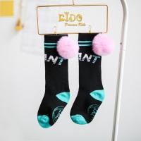 ราคา ถุงเท้าเด็ก มีหน้าร้านอยู่รัชดา M043 ถุงเท้ายาว สีดำ ติดพู่กลมชมพูที่น่อง (5435252612)
