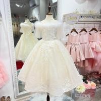 ราคา ชุดเจ้าหญิง ร้านอยู่รัชดา ลองได้ถ่ายรูปจากชุดจริง W18370 สีครีม แขนระบายแต่งขนนก กระโปรงยาว เจ้าหญิงเลยค่ะ (22909993957)