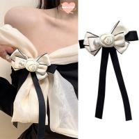 ราคา เข็มกลัดริบบิ้นสีดำ มุกสีดำและดอกแคมเปลเลีย สไตล์วินเทจ (46600603842)