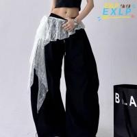 ราคา EXLP กระโปรงมินิ Y2K Streetwear ปักลายดอกไม้และ lace up frills แมทช์ได้กับกางเกงยีนส์ (54500210011)