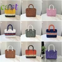 ราคา หล่อ ตะกร้าเก็บของ ตะกร้าแขวนสี่เหลี่ยมพลาสติก สร้างสรรค์พร้อมที่จับเลียนแบบหวายทอมือกระเป๋าถือตกแต่งบ้าน (46250258318)