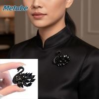 ราคา เข็มกลัดคริสตัลสีดำสำหรับงานศพและวันไว้อาลัย (42926277767)