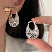 ราคา ต่างหูสตั๊ดแบบเรียบง่าย สไตล์ตะกร้าผัก ต่างหูสตั๊ดสีเงินหรูหรา พร้อมให้เป็นของขวัญ (45100685283)