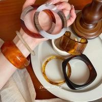 ราคา เดรเจว รอยเปื้อนเรซิ่นสีรอบเปิดสร้อยข้อมือแฟชั่นย้อนยุค บุคลิกภาพอารมณ์ อุปกรณ์เสริมมือ (42555279886)