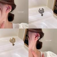ราคา DREJEW ต่างหู แบบคลิปหนีบ ชุบไฟฟ้า ประดับเพทาย สีทอง (18434658173)