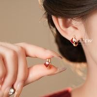 ราคา DREJEW 14K ทองแท้เคลือบด้วยไฟฟ้าหยดน้ํามันเพทายต่างหูดอกไม้สี่กลีบ (29714992214)