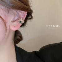 ราคา DREJEW ต่างหู แบบคลิปหนีบ รูปงู ประดับเพทาย สีเขียว ทอง 18K ไม่เจาะ ไม่ทําให้แพ้ (24320383046)