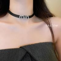 ราคา DREJEW สร้อยคอโชคเกอร์ หนัง ประดับเพชร จี้ตัวอักษร สไตล์หวานแหวว ใช้แล้วไม่แพ้ (22778182755)