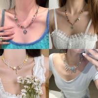 ราคา Y2K สร้อยคอลูกปัดสีสันสดใสพร้อมจี้รูปดาว 5 จุดและหน้ายิ้ม โซ่กระดูกไหปลาร้าสองชั้นโลหะเงา เครื่องประดับแฟชั่นเกาหลีสำหรับผู้หญิง (28387653059)