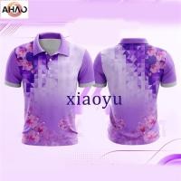 ราคา เสื้อโปโลสีม่วงองุ่นพิมพ์ลายดอกพีช เหมาะสำหรับสุภาพบุรุษและสุภาพสตรี การออกแบบใหม่ ในสต็อก เลือกตราหน่วยงานได้ (24515680945)