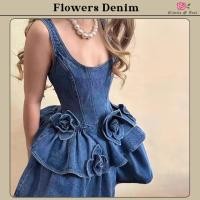 ราคา Flowers Denim Dress เดรสสั้นผ้ายีนส์เนื้อนิ่ม คอยู แต่งดีเทลดอกไม้ 3D ตรงเอว มีซับใน ใส่ซิปหลัง (43825263400)