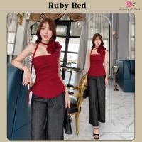 ราคา Ruby Red Set เซ็ต 3 ชิ้น เสื้อเกาะอก กางเกงยีนส์ขากระบอก เข็มกัดดอกไม้ เสื้อเย็บจับจีบหน้า กางเกงยีนส์สีดำใส่ซิปหลัง (28387539461)
