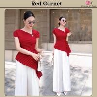 ราคา Red Garnet Set เสื้อคอปาดกับกางเกงขาบานยาว ตัวเสื้อสีแดงผ้าอัดพลีท อกแต่งอะไหล่ทอง ชายเสื้อเย็บระบายแบบเฉียง กางเกงสีขาว (44017295867)