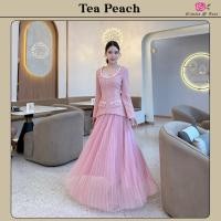 ราคา Tea Peach Dress เดรสยาว ตัวเสื้อผ้าทวิตแต่งกระดุมไข่มุกรูปดอก เย็บกระเป๋าหลอกด้านหน้า ซิปหลัง กระโปรงตาข่ายพลีท (28036621690)