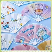 ราคา youngtime พัดลมพับ 7 พับลายการ์ตูนน่ารักสำหรับหน้าร้อน พัดลมมือถือพกพา พัดลมพับพลาสติกลายการ์ตูน น่ารัก ตกแต่งบ้าน เป็นของขวัญให้เด็กๆ youngtime (28390211262)