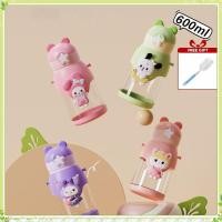 ราคา youngtime ของขวัญ แก้วน้ำพกพา Sanrio 600 มล แก้วน้ำพลาสติกพกพาสำหรับกลางแจ้ง ขวดน้ำความจุขนาดใหญ่ พร้อมสายสะพายไหล่ youngtime (44160698970)