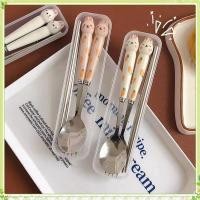 ราคา youngtime ชุดช้อนส้อมลายแครอทกระต่าย พกพาสะดวก สแตนเลส ช้อนส้อม พร้อมกล่องเก็บของ ด้ามยาว ช้อนส้อม youngtime (41408283150)