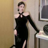 ราคา ชุดเดรสกี่เพ้า เปิดไหล่ ผ้ากํามะหยี่ สีดํา สไตล์ฝรั่งเศส เรโทร เซ็กซี่ สําหรับผู้หญิง (26991160631)