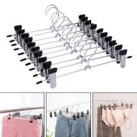 ราคา 360 หมุนตะขอไม้แขวนเสื้อกางเกงไม้แขวนเสื้อคลิปที่มีคลิปกันลื่นประหยัดพื้นที่ไม้แขวนเสื้อคลิป (28141566781)