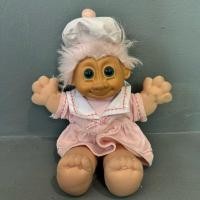 ราคา Russ Berrie Company Troll Kids Pink Sailor Girl Doll ตุ๊กตาวินเทจ สะสม (24502352127)