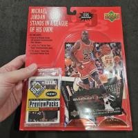 ราคา Michael Jordan Mini Standee 2pack 1998 99 Collector s Choice (27312712683)