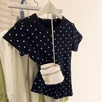 ราคา ทีเชิ้ตแขนสั้นลายจุดสีเทาสำหรับผู้หญิง เสื้อคอกลมทรงเข้ารูปสำหรับรูปร่างเล็ก (42553095137)