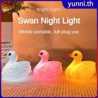 ราคา โคมไฟตั้งโต๊ะรูปหงส์ ไฟประดับตั้งโต๊ะ การ์ตูนน่ารัก โคมไฟข้างเตียง ไฟตั้งโต๊ะ ไฟประดับบรรยากาศ ของขวัญ Yunni (40654408642)