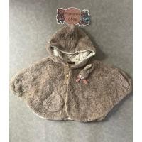 ราคา เสื้อคลุมกันหนาว ทรงปีกค้างคาว มีฮู้ด ของเด็กมือสอง สีน้ำตาล Size 90 งานป้ายของแท้ สภาพ 90 (27926598682)