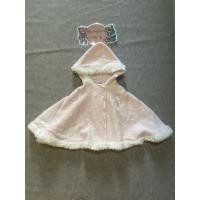 ราคา เสื้อคลุมกันหนาว ทรงปีกค้างคาว ผ้านุ่มมีฮู้ดของเด็กมือสอง สีชมพู แบรนด์ Familiar ของแท้ สภาพ 90 (27226334094)