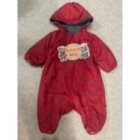 ราคา ชุดรอมเปอร์เด็ก บอดี้สูทมีฮู้ดเด็กมือสอง สีแดง Size 80 แบรนด์ Comme Ca ISM ของแท้ สภาพ 90 (29226345278)