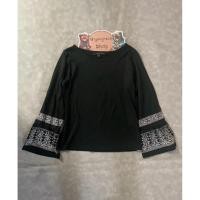 ราคา เสื้อแขนยาวแขนระบายคอกลมของเด็กมือสอง สีดำ Size 130 งานป้ายของแท้ สภาพ 90 (40117068459)