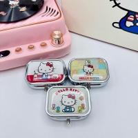 ราคา SANRIO แฟชั่นกล้วย ซานริโอ การ์ตูน สวัสดี คิตตี้ แบ่งโลหะกล่องยาขนาดเล็กกล่องบรรจุแบบพกพาเดินทางมินิความชื้นและกล่องเก็บแสงหุ้นใ (51500985967)
